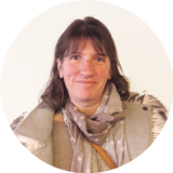 Portrait de Marie-Pascale CALMELLY, éleveuse de brebis laitière pour le Roquefort AOP et administratrice à l'APLBR.